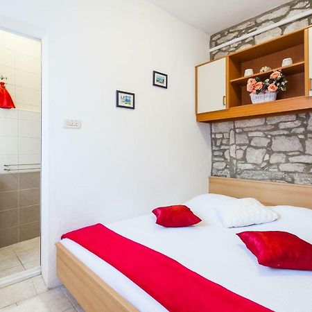 Guest House Mara Vela Luka Εξωτερικό φωτογραφία