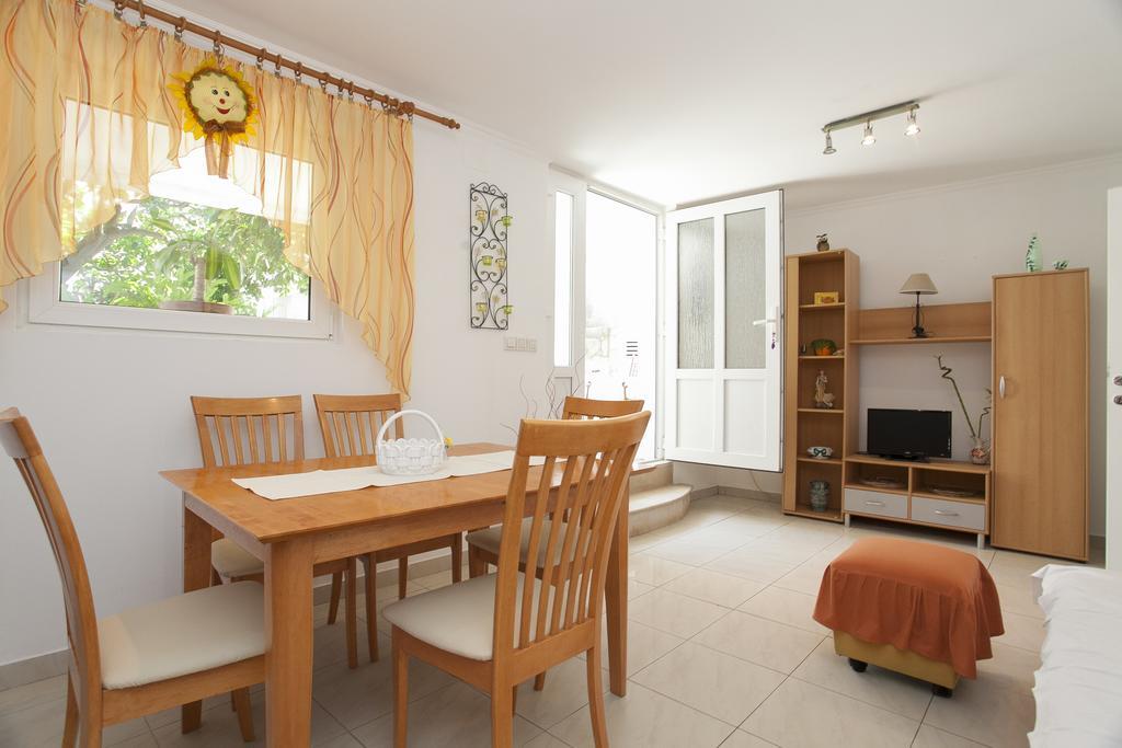 Guest House Mara Vela Luka Εξωτερικό φωτογραφία