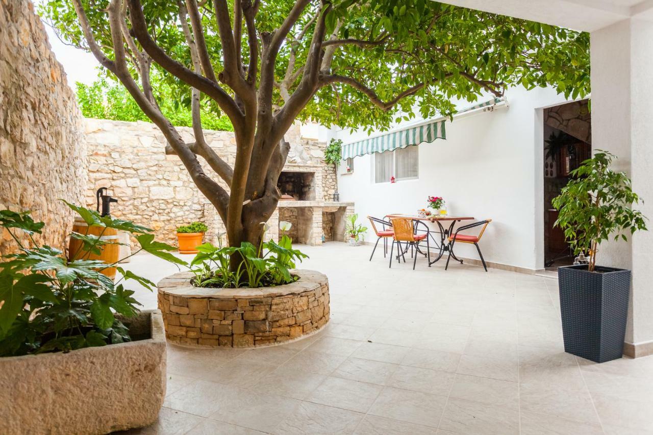 Guest House Mara Vela Luka Εξωτερικό φωτογραφία