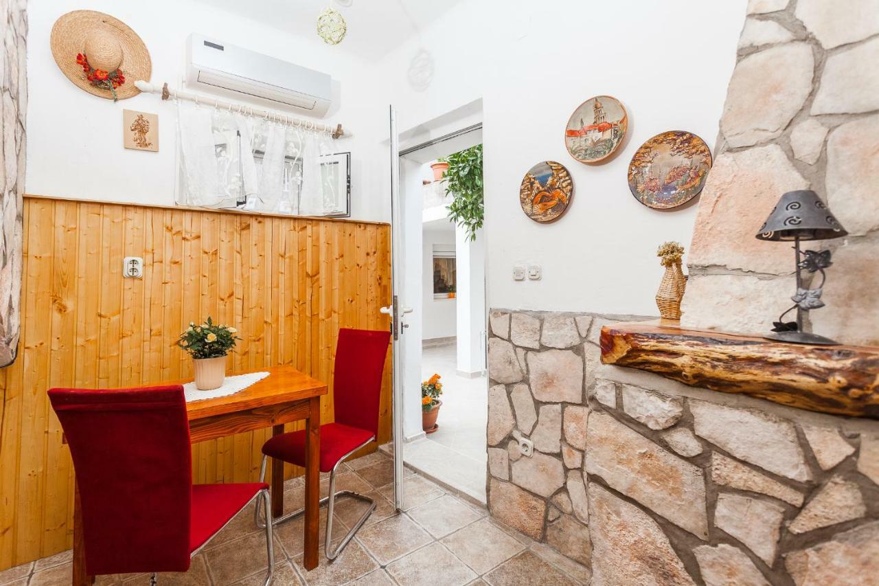 Guest House Mara Vela Luka Εξωτερικό φωτογραφία