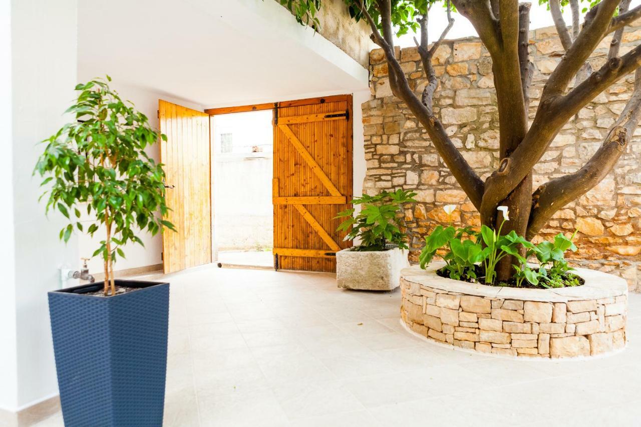 Guest House Mara Vela Luka Εξωτερικό φωτογραφία