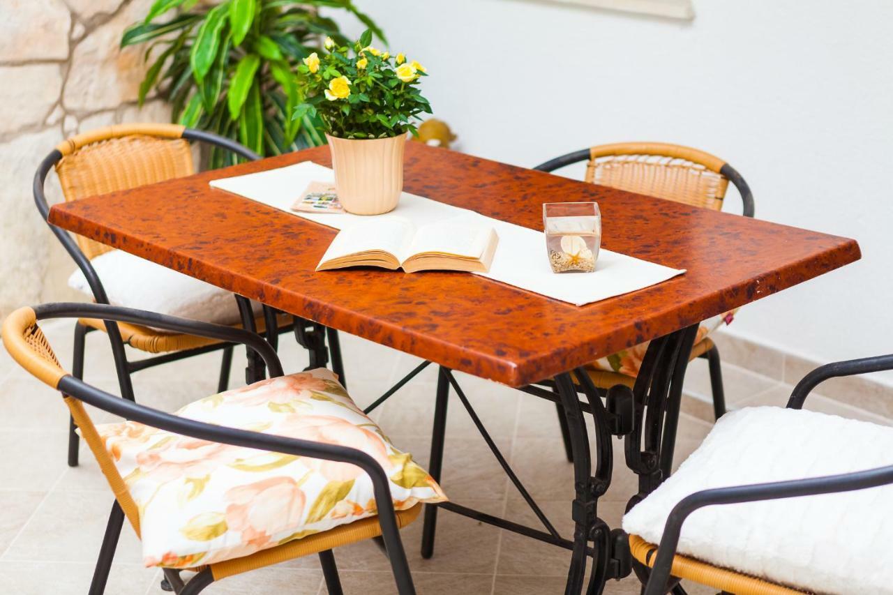 Guest House Mara Vela Luka Εξωτερικό φωτογραφία