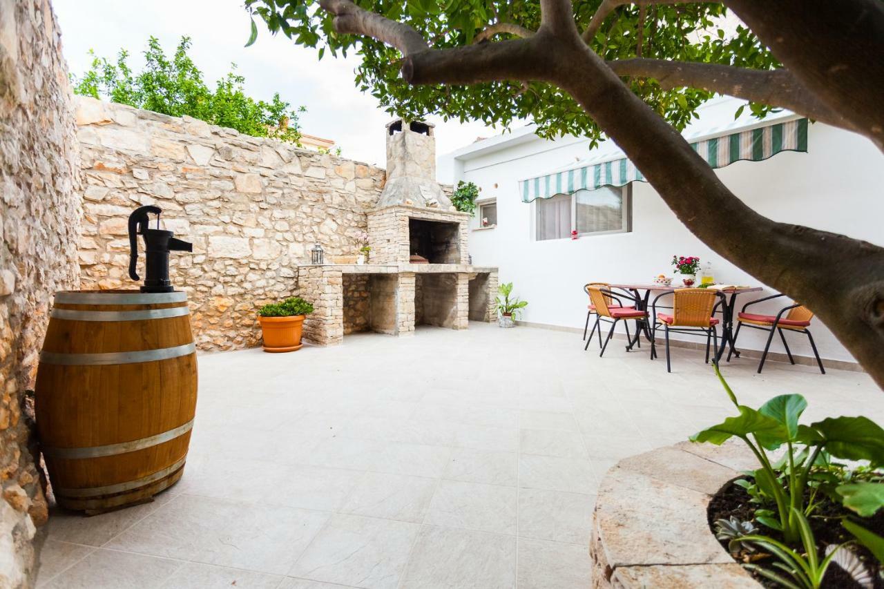 Guest House Mara Vela Luka Εξωτερικό φωτογραφία