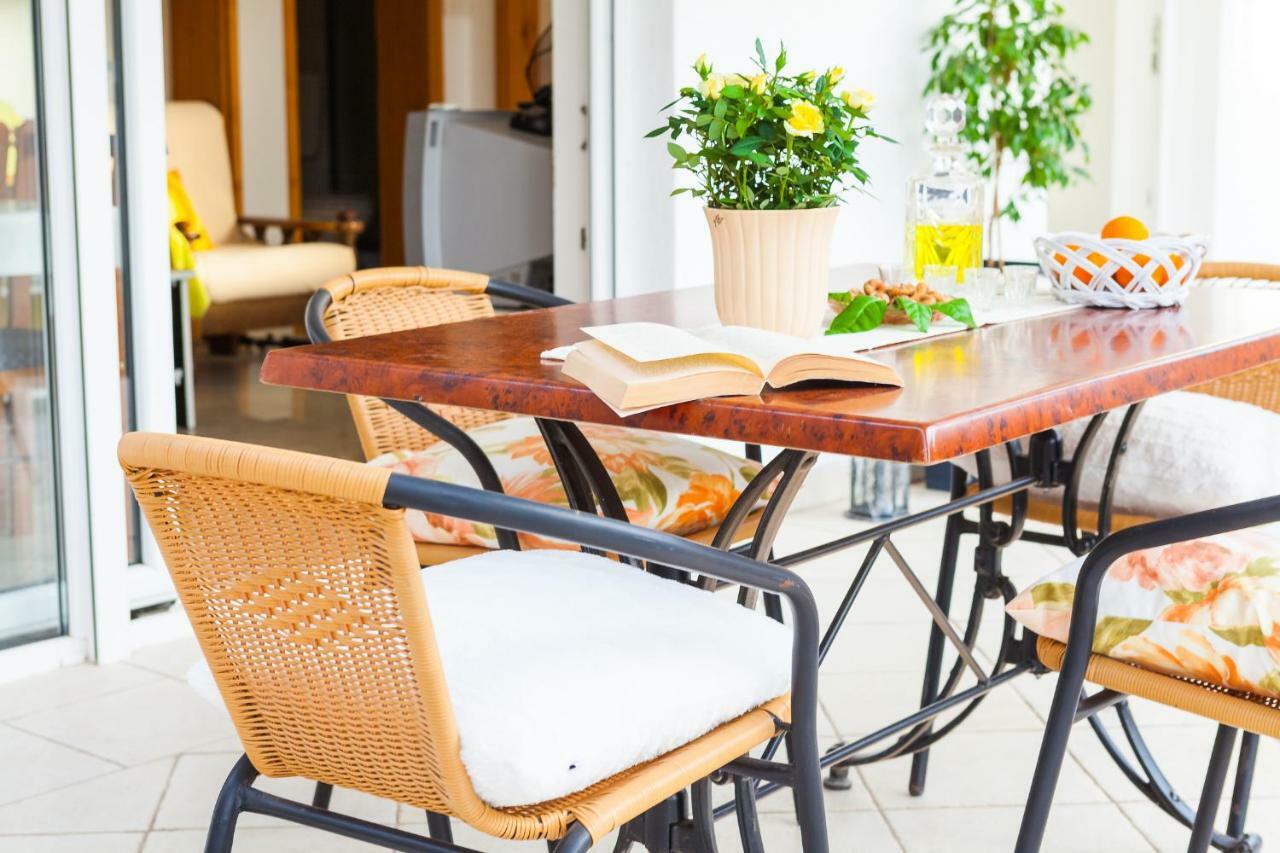 Guest House Mara Vela Luka Εξωτερικό φωτογραφία